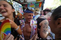 6889e2f353980_sara023