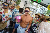 6889e2f353723_sara003