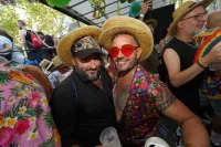 6889e2f35399e_sara024