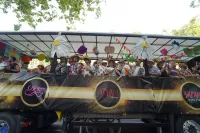 6889e2f354679_sara129