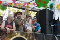 6889e2f354530_sara118