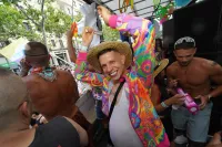 6889e2f354b66_sara171