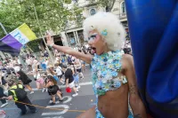 6889e2f3548b4_sara148