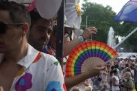 6889e2f353cdf_sara052