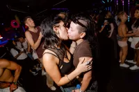 6889e38850704_sara144