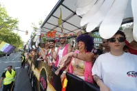 6889e2f354457_sara111