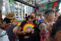 6889e2f3542d0_sara098