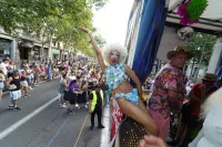 6889e2f354801_sara142