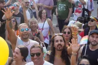 6889e2f35483d_sara144