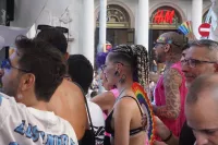 6889e2f353d3a_sara055