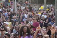 6889e2f353b3f_sara038