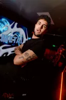 6981cd001e152_sara093