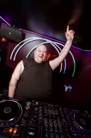 6981cd001e423_sara106