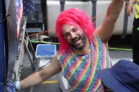 6889e2f354601_sara125