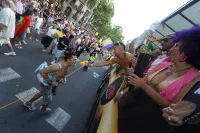 6889e2f35485b_sara145