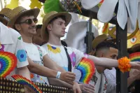 6889e2f353d77_sara057