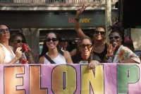 6889e2f353a33_sara029