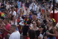 6889e2f3544ec_sara116