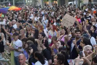 6889e2f353dfd_sara060