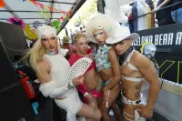 6889e2f3545a7_sara122