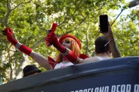 6889e2f3543c2_sara106