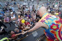 6889e2f353a6f_sara031