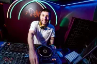 686e755dd2010_sara040