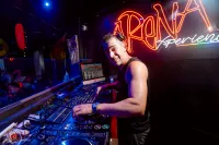 6889e3884f7f8_sara100