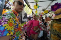 6889e2f354b2a_sara169